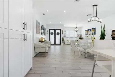8236 SW 36th Street Miami FL 33155