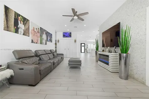 8236 SW 36th Street Miami FL 33155