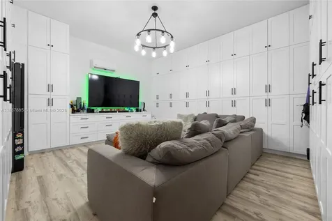8236 SW 36th Street Miami FL 33155