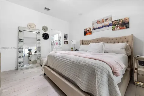 8236 SW 36th Street Miami FL 33155