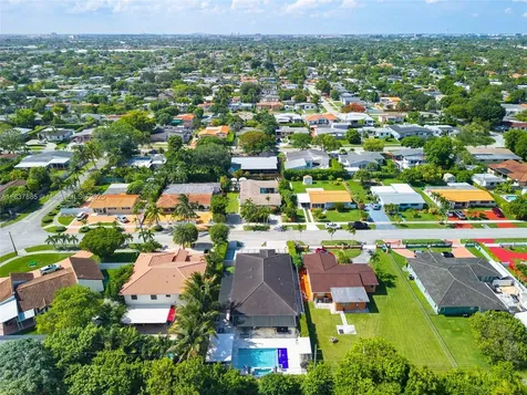 8236 SW 36th Street Miami FL 33155