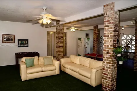 2930 NW 24th Avenue Oakland Park FL 33311