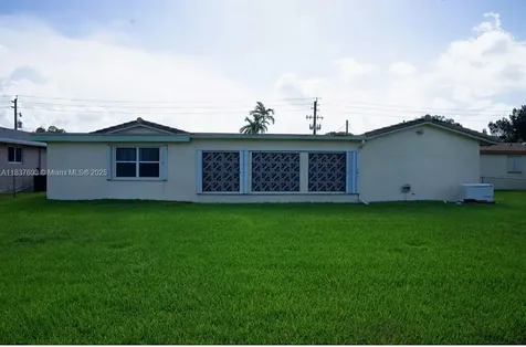 2930 NW 24th Avenue Oakland Park FL 33311