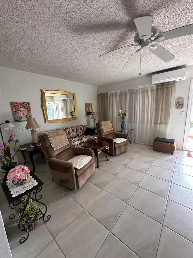 920 SW 11th Avenue Hallandale Beach FL 33009