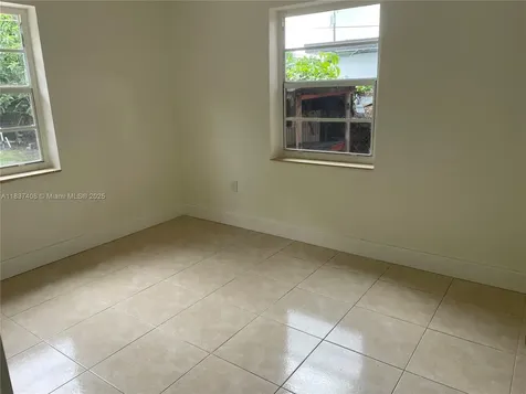 320 E 58th Street Hialeah FL 33013