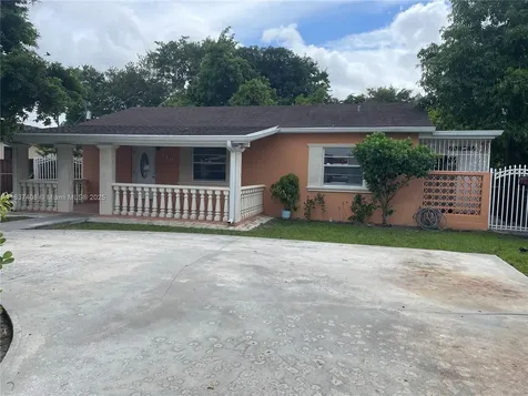 320 E 58th Street Hialeah FL 33013