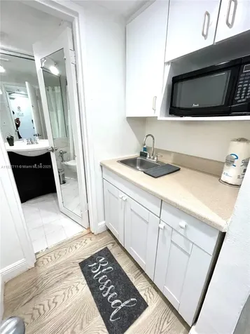 5445 Collins Avenue Miami Beach FL 33140