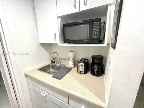 5445 Collins Avenue Miami Beach FL 33140