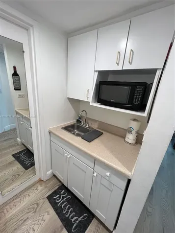 5445 Collins Avenue Miami Beach FL 33140
