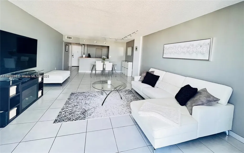 2780 NE 183rd Street Aventura FL 33160