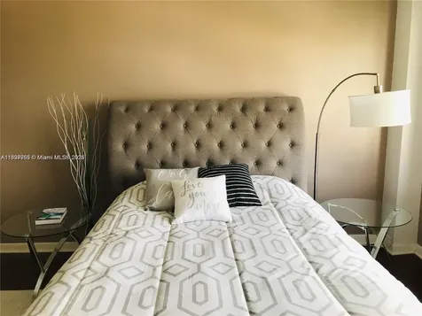 2780 NE 183rd Street Aventura FL 33160