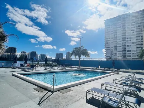 2780 NE 183rd Street Aventura FL 33160