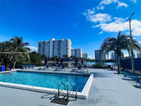 2780 NE 183rd Street Aventura FL 33160