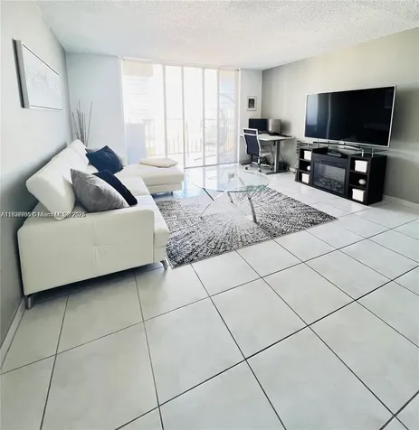 2780 NE 183rd Street Aventura FL 33160