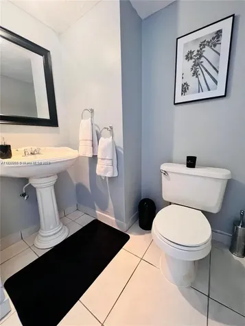 2780 NE 183rd Street Aventura FL 33160