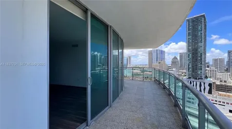 350 S Miami Avenue Miami FL 33130