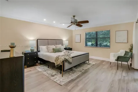 6421 Falconsgate Avenue Davie FL 33331