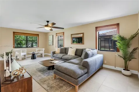 6421 Falconsgate Avenue Davie FL 33331