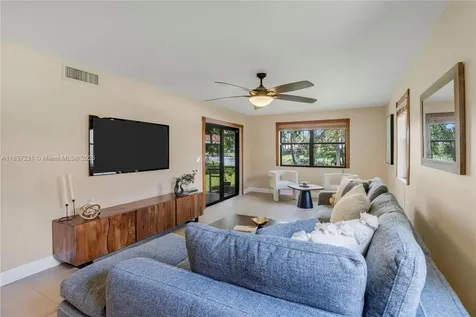6421 Falconsgate Avenue Davie FL 33331