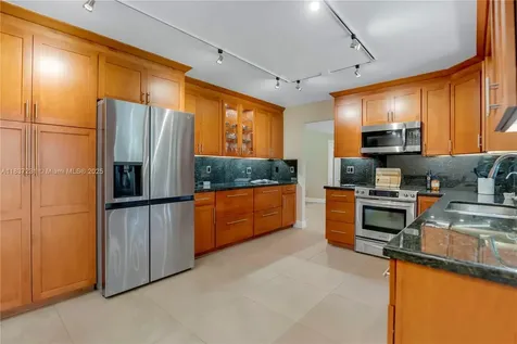 6421 Falconsgate Avenue Davie FL 33331
