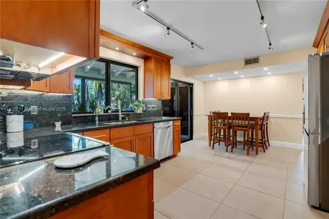 6421 Falconsgate Avenue Davie FL 33331