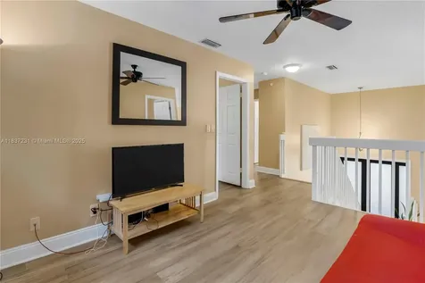 6421 Falconsgate Avenue Davie FL 33331