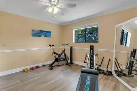 6421 Falconsgate Avenue Davie FL 33331