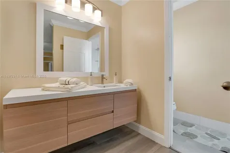 6421 Falconsgate Avenue Davie FL 33331