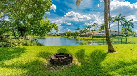 6421 Falconsgate Avenue Davie FL 33331