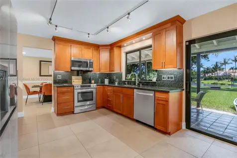 6421 Falconsgate Avenue Davie FL 33331