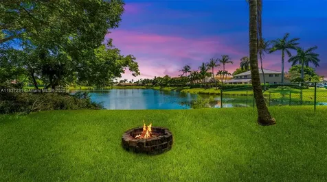 6421 Falconsgate Avenue Davie FL 33331