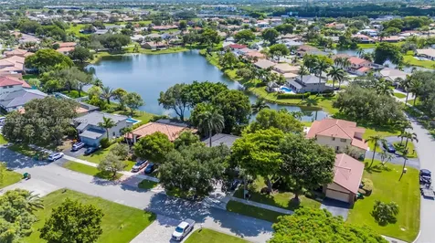 6421 Falconsgate Avenue Davie FL 33331