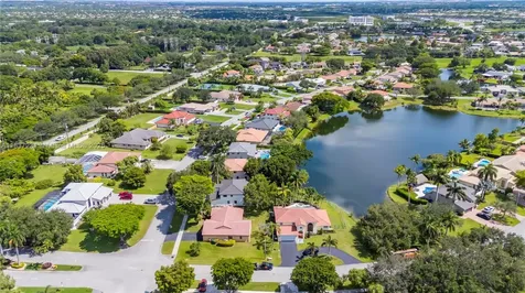 6421 Falconsgate Avenue Davie FL 33331