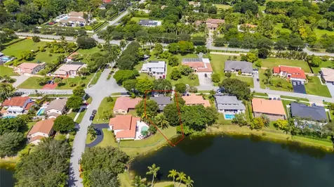 6421 Falconsgate Avenue Davie FL 33331