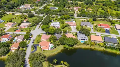 6421 Falconsgate Avenue Davie FL 33331