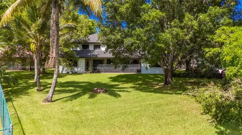 6421 Falconsgate Avenue Davie FL 33331