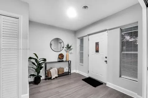 809 E Glen Oak Clearwater FL 33759