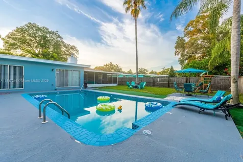 809 E Glen Oak Clearwater FL 33759