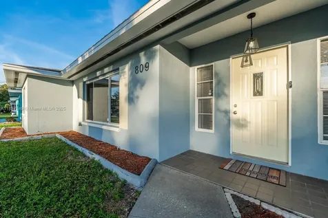 809 E Glen Oak Clearwater FL 33759