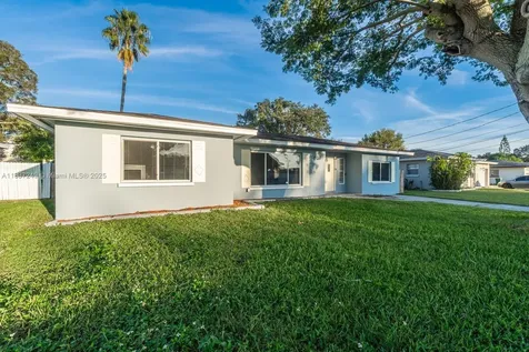 809 E Glen Oak Clearwater FL 33759