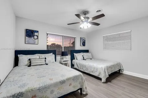 809 E Glen Oak Clearwater FL 33759