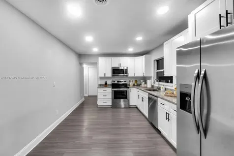 809 E Glen Oak Clearwater FL 33759