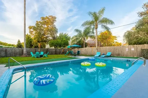 809 E Glen Oak Clearwater FL 33759