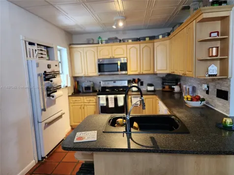 3521 E 8th Avenue Hialeah FL 33013