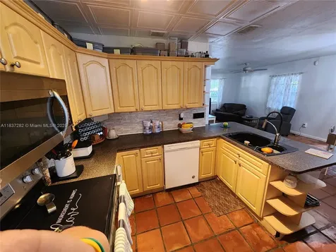 3521 E 8th Avenue Hialeah FL 33013