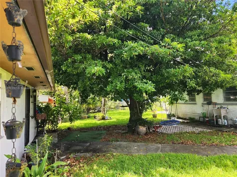3521 E 8th Avenue Hialeah FL 33013
