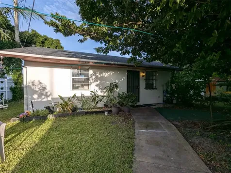 3521 E 8th Avenue Hialeah FL 33013