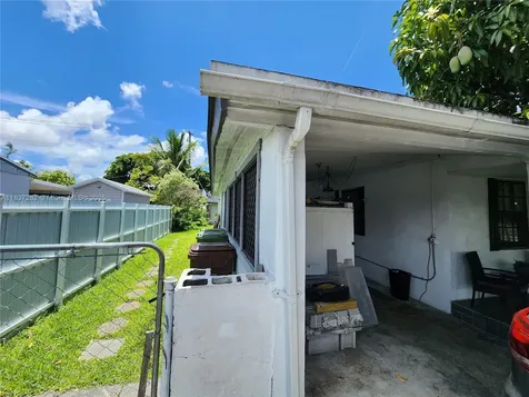 3521 E 8th Avenue Hialeah FL 33013