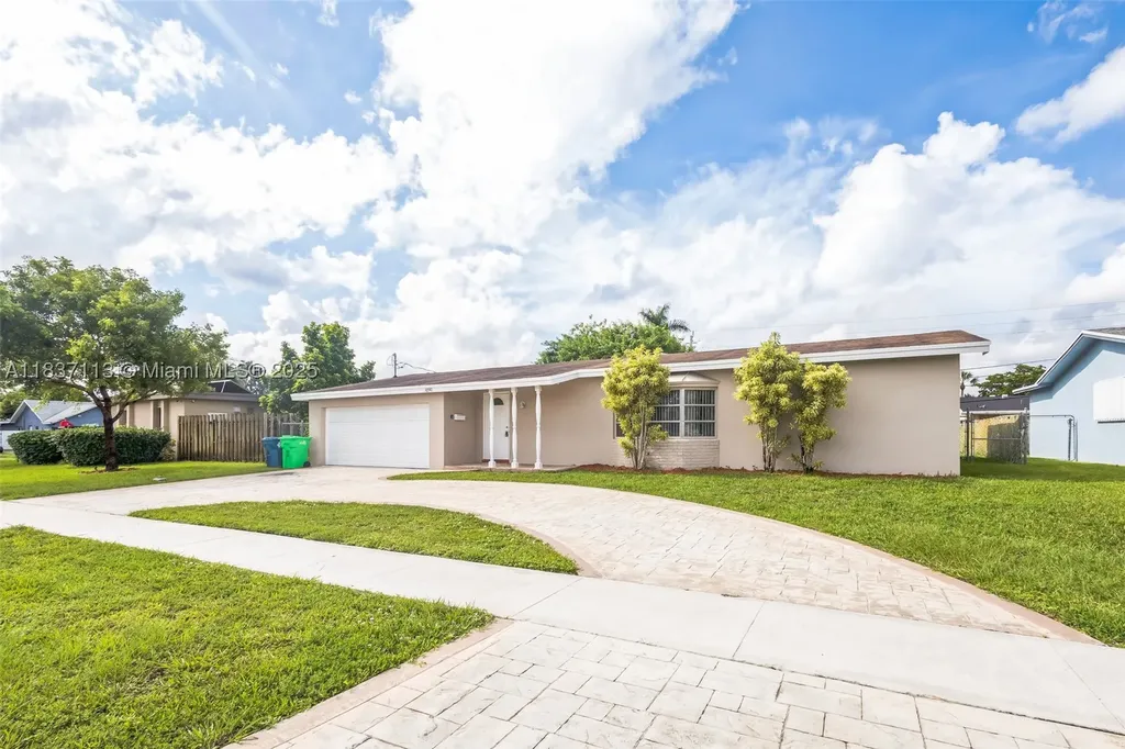 8361 NW 28th Place Sunrise FL 33322