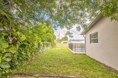8390 NW 24th Street Sunrise FL 33322